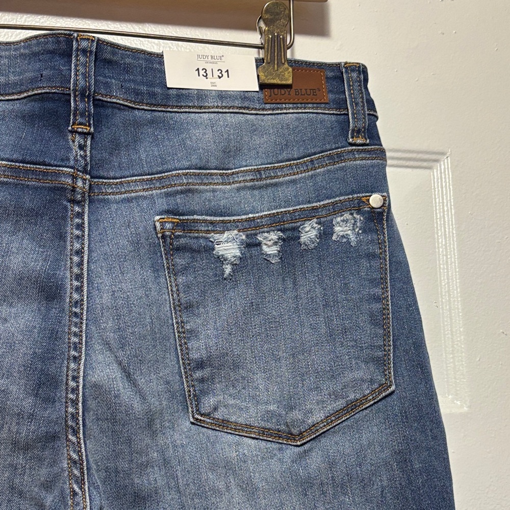 Judy Blue Medium Wash Distressed Cropped Jeans - Picture 13 of 16